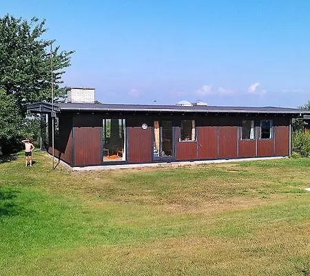 Feriehus Three-bedroom Holiday In *
